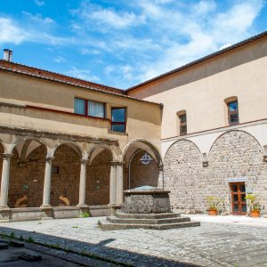 Abbazia San Salvatore - chiostro