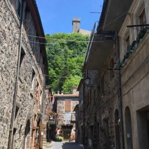 centro storico con vista sulla fortezza